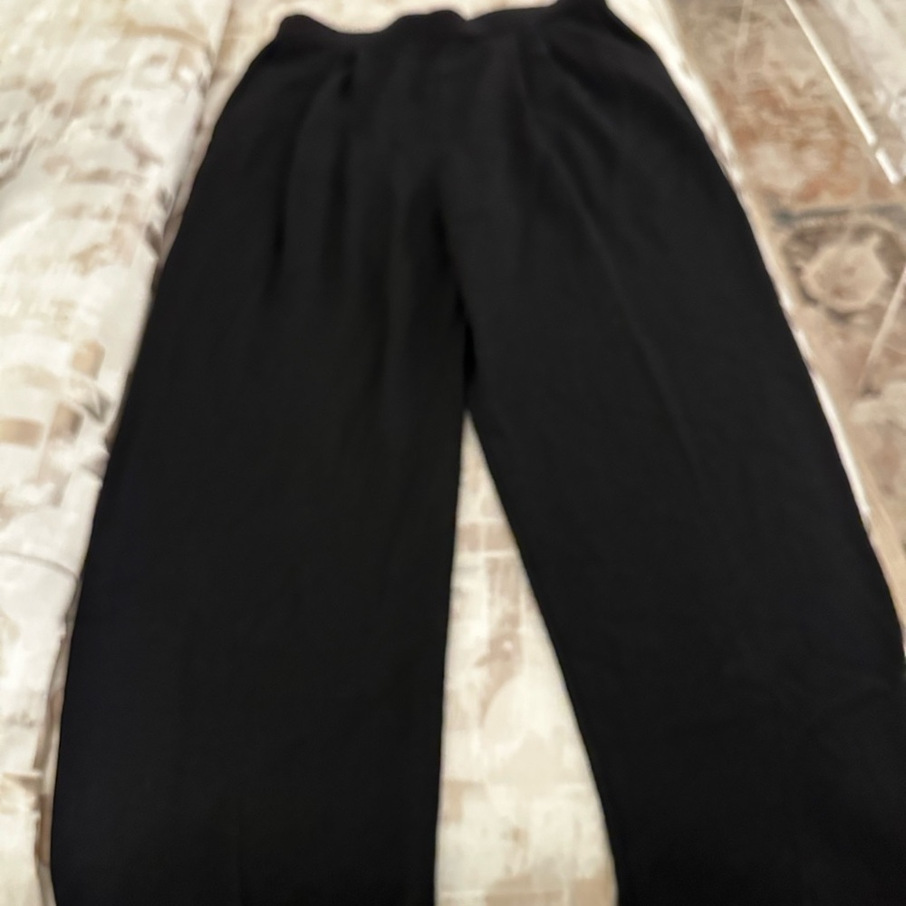 St. John knit white leg suit size 14 jacket has gold accents